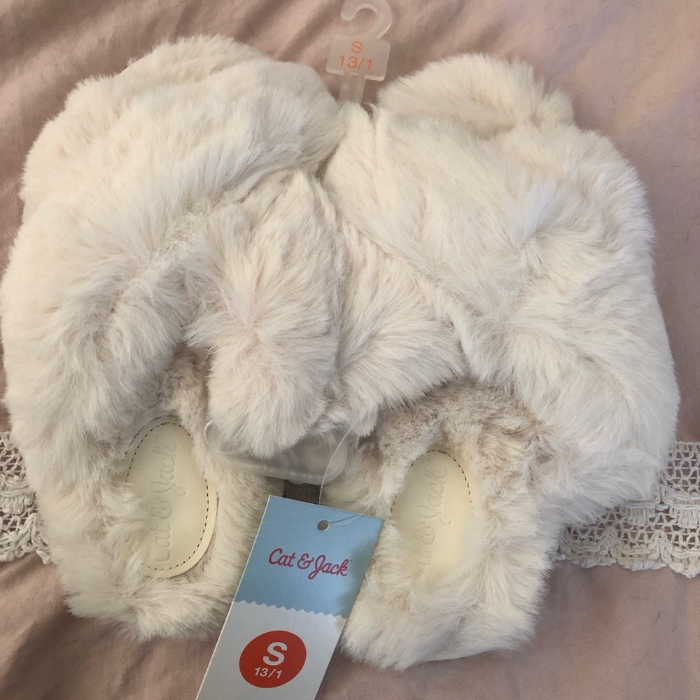 Cat & Jack Fuzzy Criss-Cross Slippers